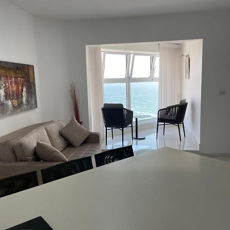 סוויטת אהבה מתוקה על הים-Sweet Love Suite On The Sea Bat Yam Exterior photo
