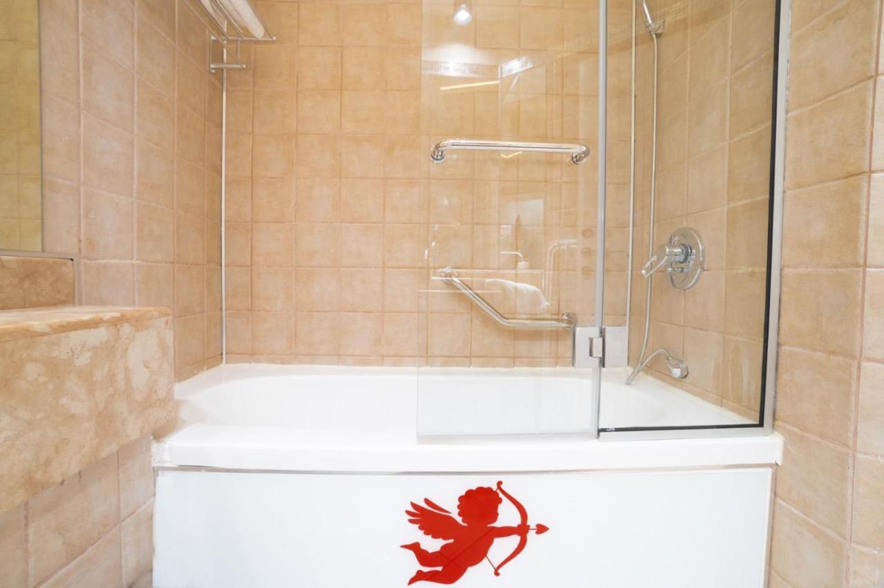 סוויטת אהבה מתוקה על הים-Sweet Love Suite On The Sea Bat Yam Exterior photo