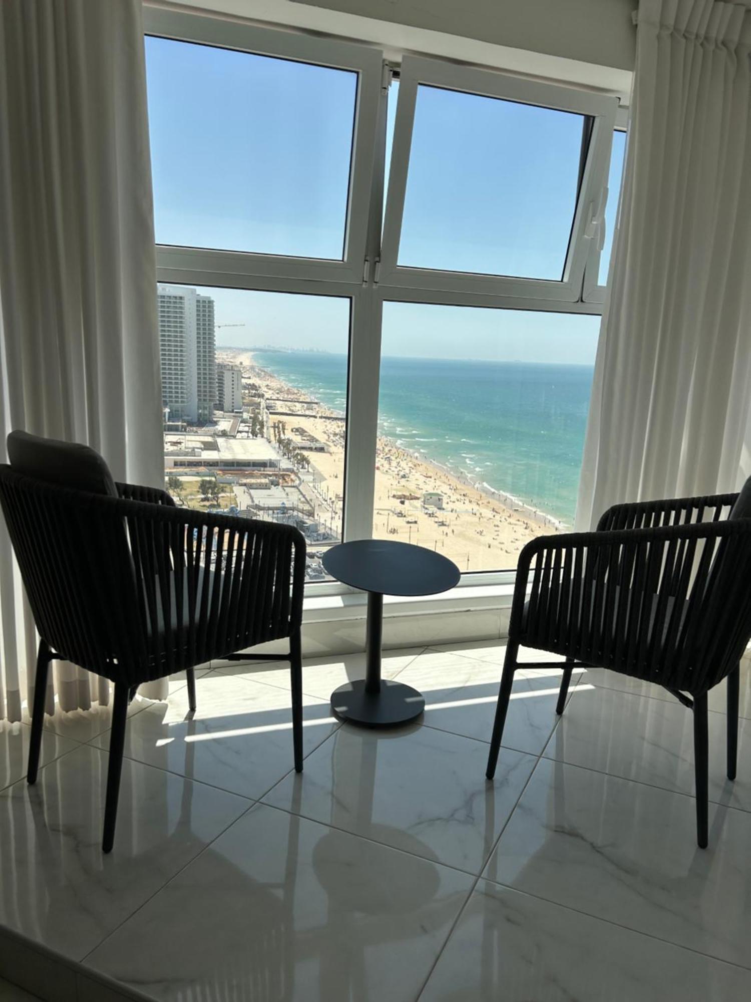 סוויטת אהבה מתוקה על הים-Sweet Love Suite On The Sea Bat Yam Exterior photo