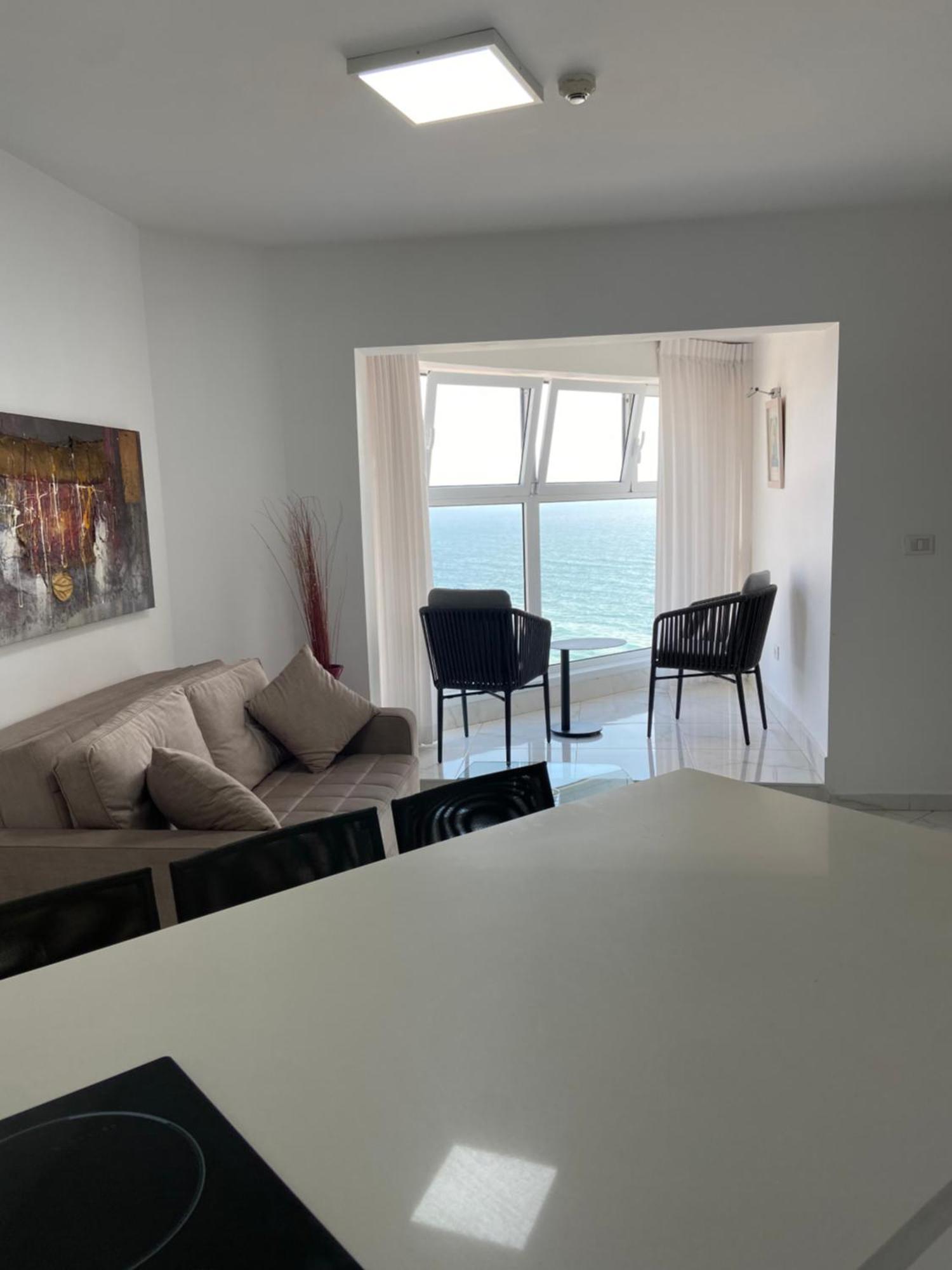 סוויטת אהבה מתוקה על הים-Sweet Love Suite On The Sea Bat Yam Exterior photo